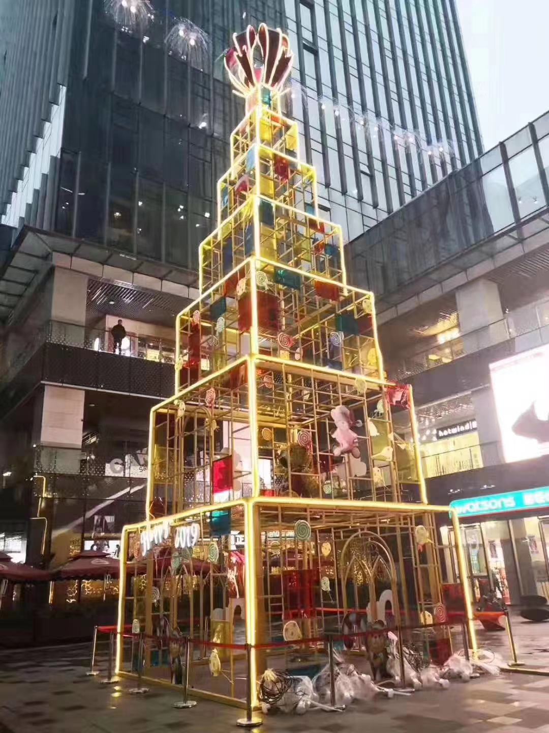 定制专属主题美陈 大型应景圣诞树助力场景营销